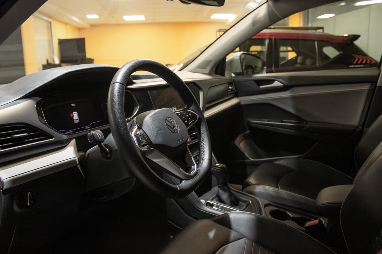 Volkswagen Taos Confortline foto 4