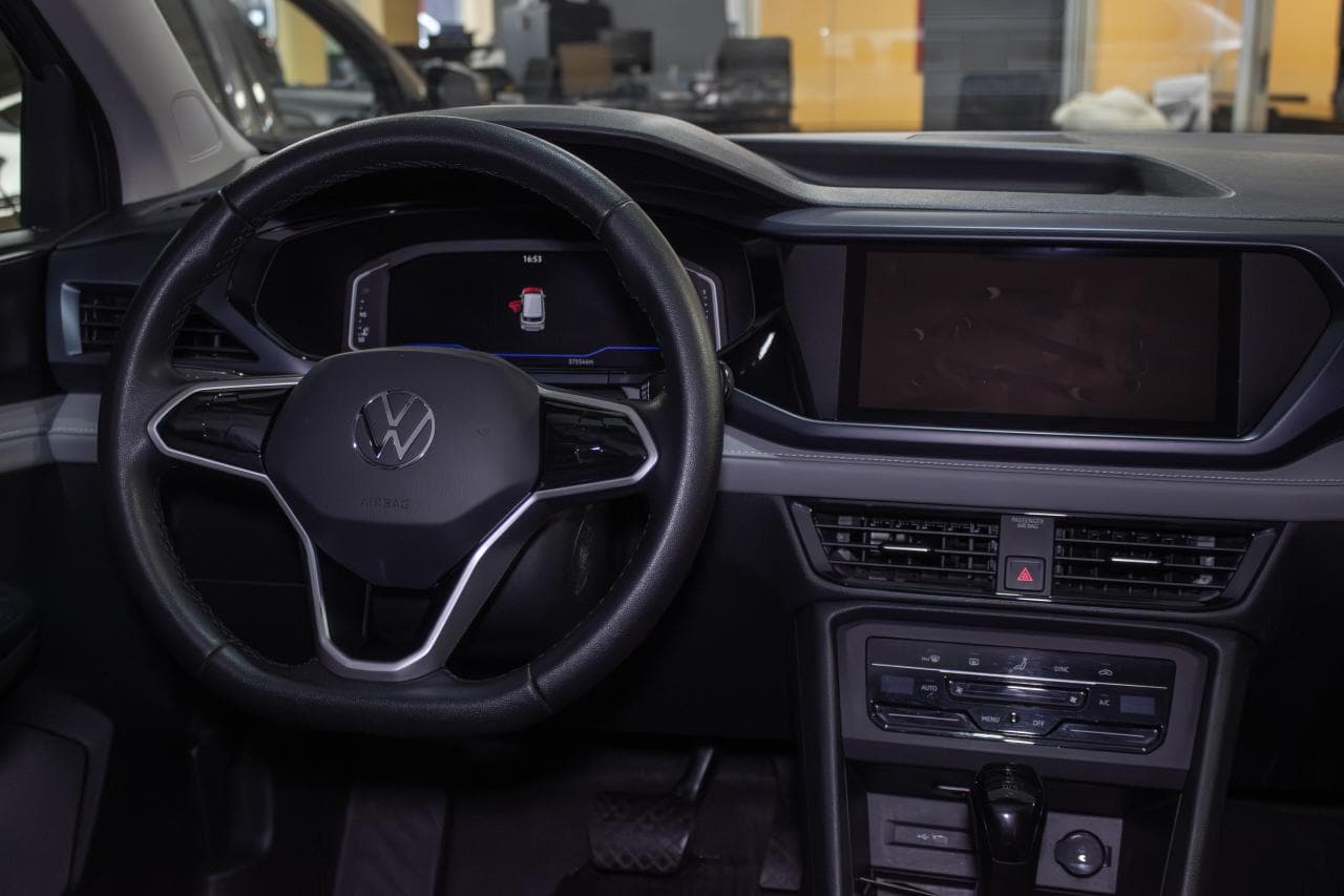 Volkswagen Taos Confortline foto 19