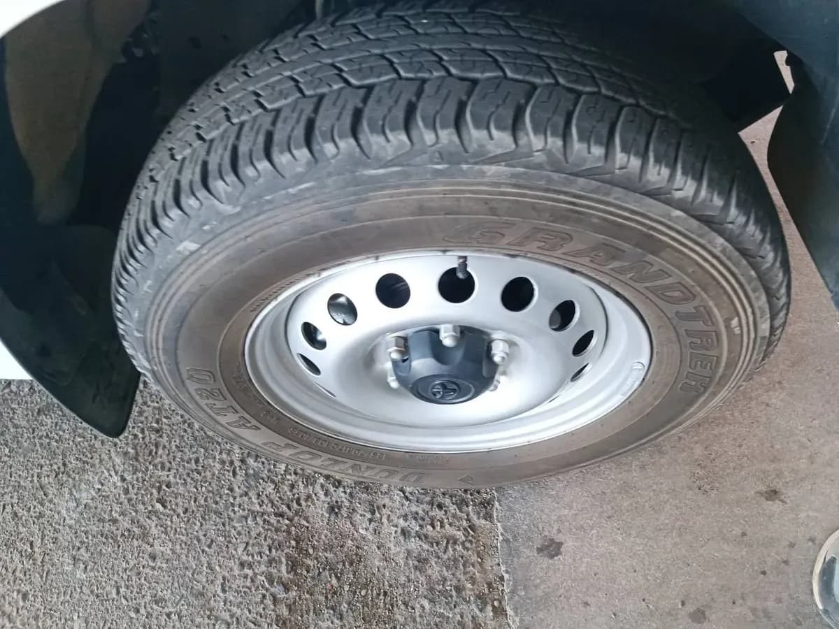 Toyota Hilux HILUX 4X4 DC DX 2.4 TDI foto 12
